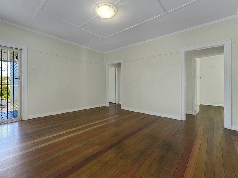 27 Armfield Street, Stafford QLD 4053