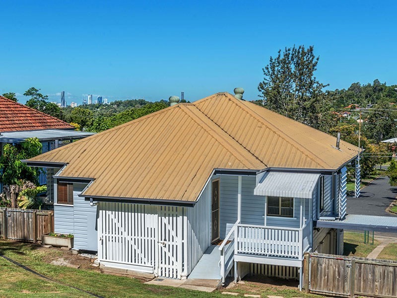 27 Armfield Street, Stafford QLD 4053