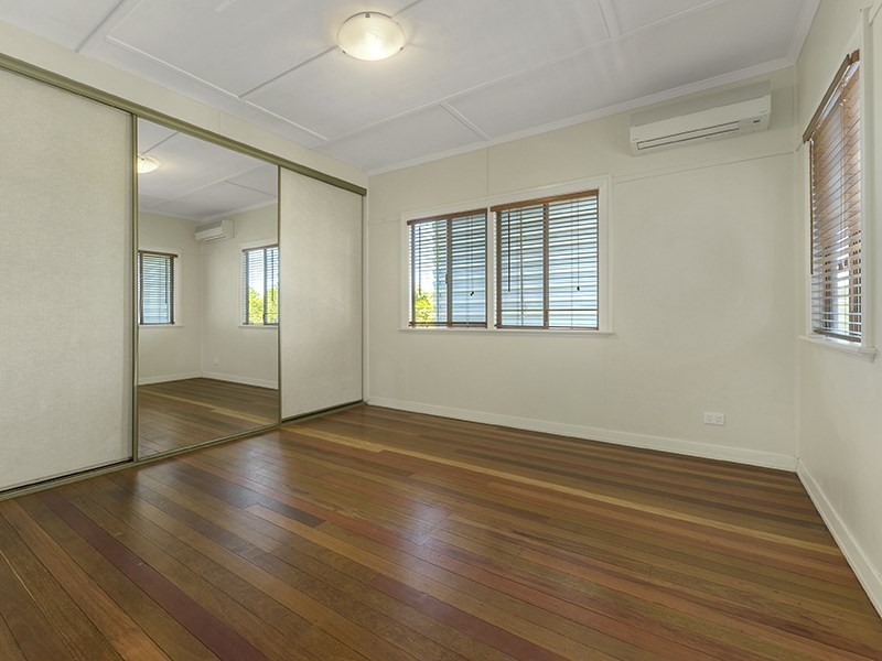 27 Armfield Street, Stafford QLD 4053