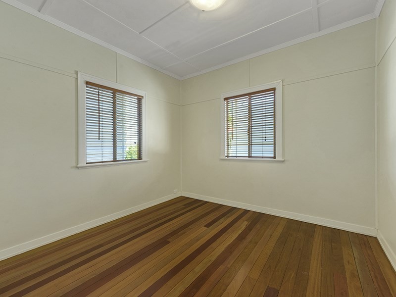 27 Armfield Street, Stafford QLD 4053