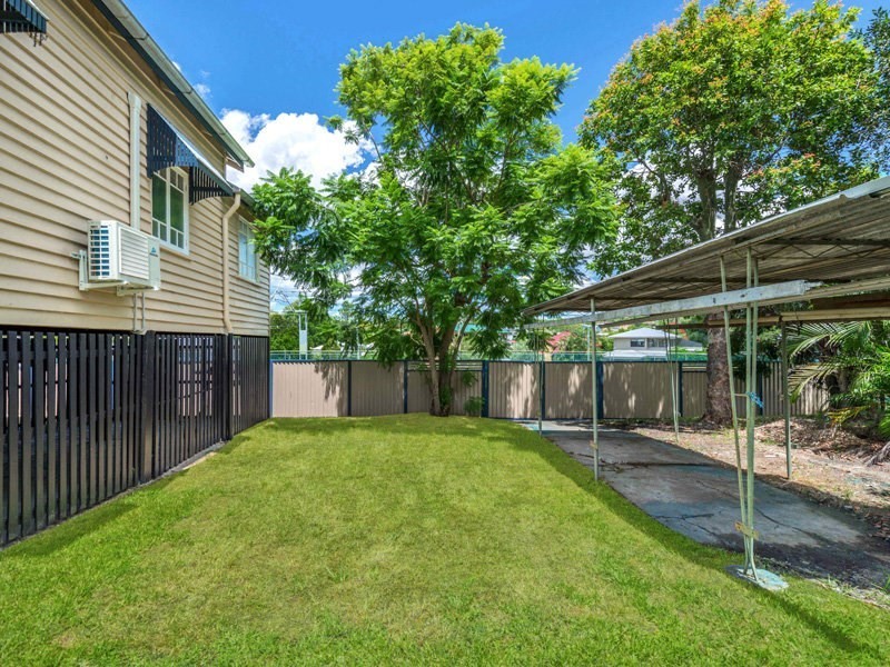 7 Mina Parade, Newmarket QLD 4051
