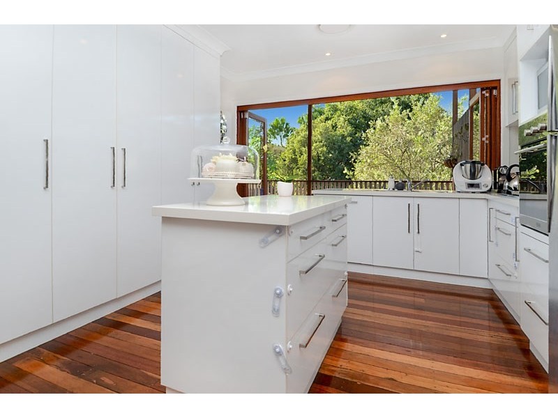 33 Tenth Avenue, Windsor QLD 4030