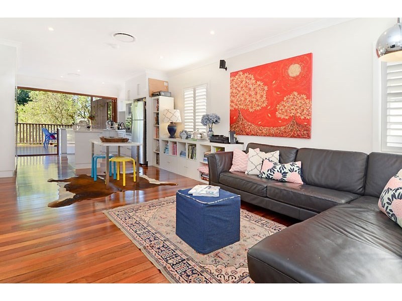 33 Tenth Avenue, Windsor QLD 4030