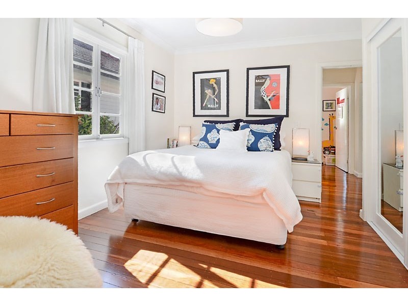 33 Tenth Avenue, Windsor QLD 4030