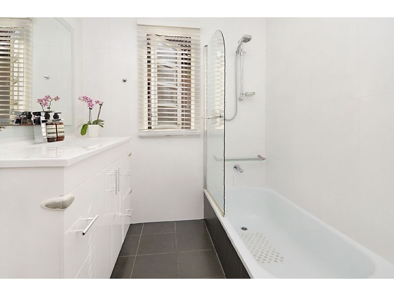 33 Tenth Avenue, Windsor QLD 4030