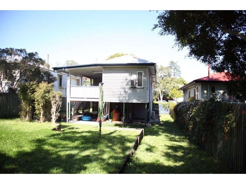 17 Reuben Street, Stafford QLD 4053