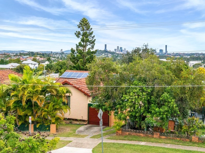 8 Wilgarning Street, Stafford Heights QLD 4053