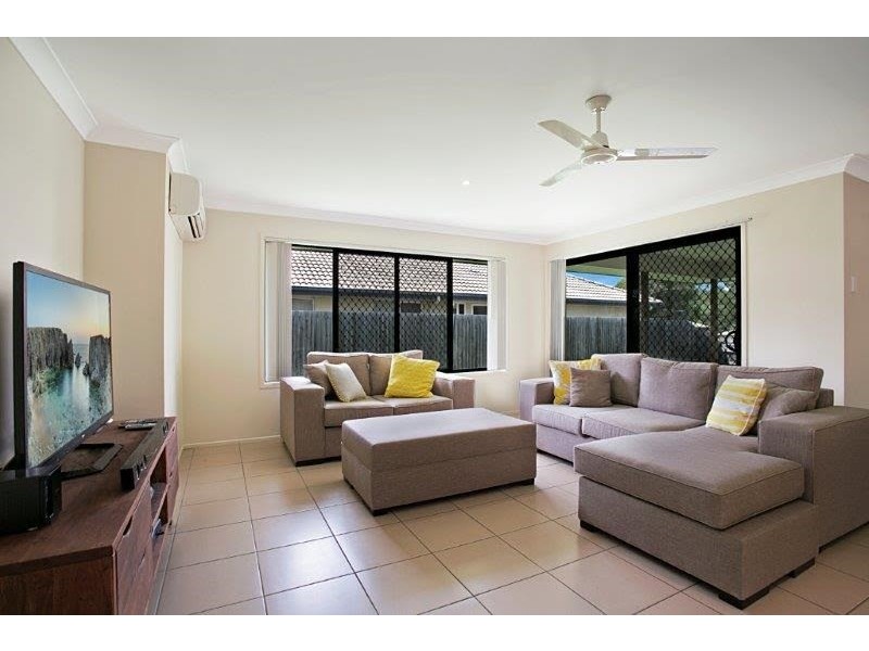 11 Eucalypt Place, Anstead QLD 4070