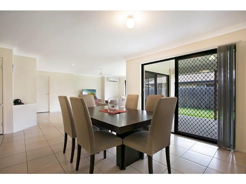 11 Eucalypt Place, Anstead QLD 4070