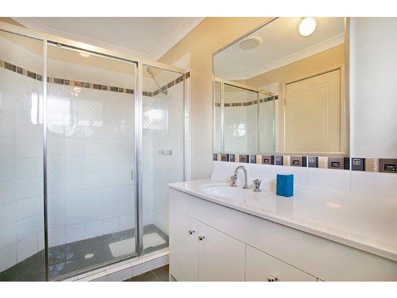 11 Eucalypt Place, Anstead QLD 4070