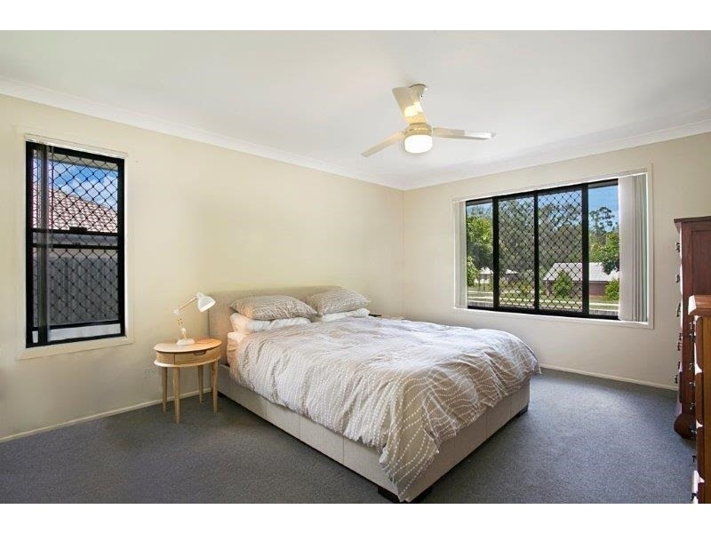 11 Eucalypt Place, Anstead QLD 4070