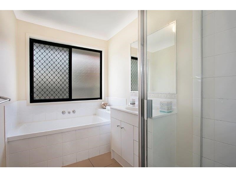 11 Eucalypt Place, Anstead QLD 4070