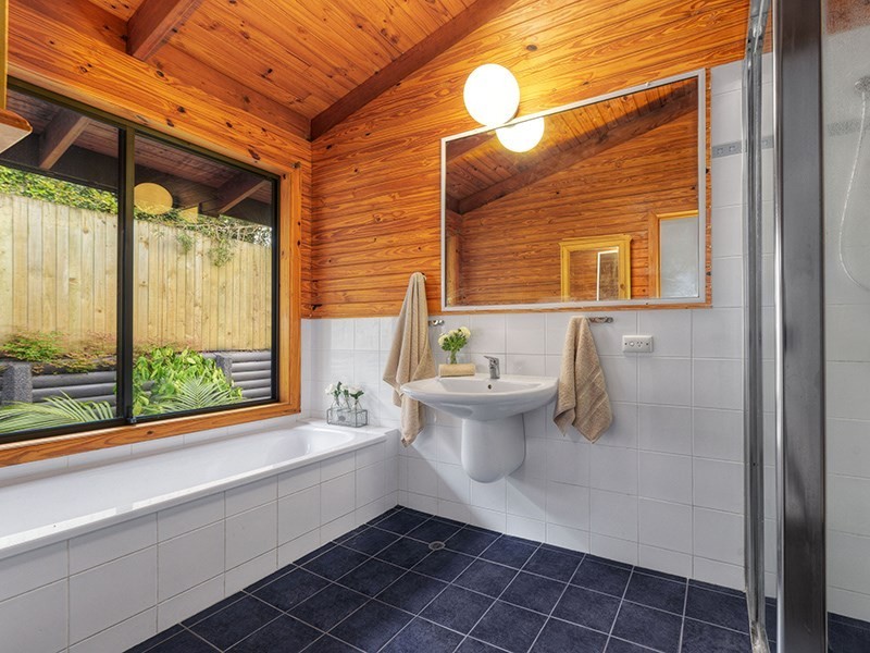 25 The Drive, Bardon QLD 4065