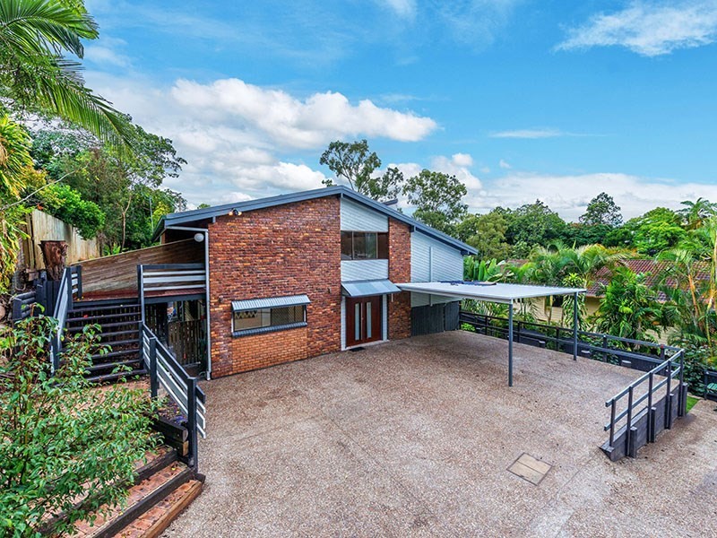 25 The Drive, Bardon QLD 4065