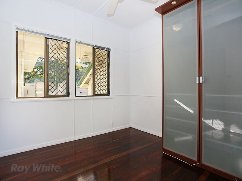 16 Hoolan Street, Stafford QLD 4053