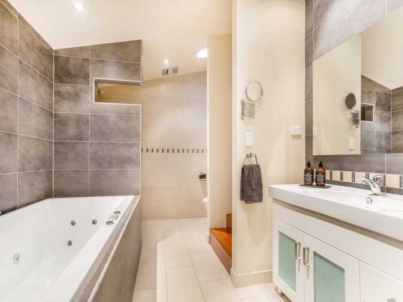 7 Agincourt Street, Grange QLD 4051