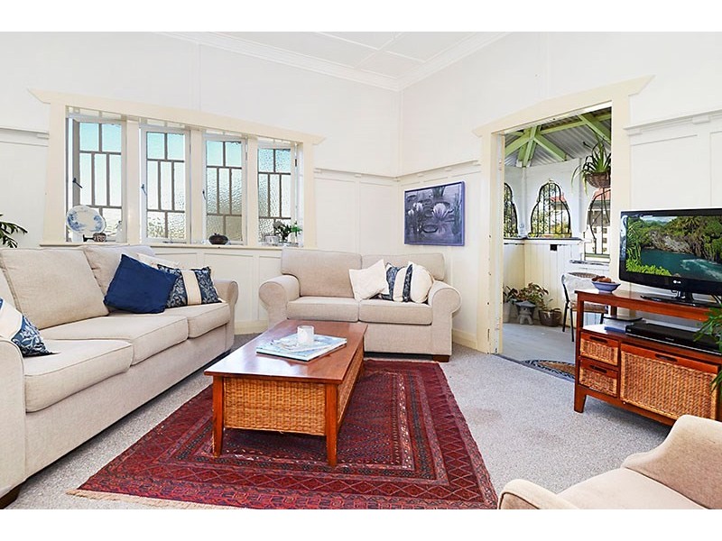 38 Glenfern Avenue, Kedron QLD 4031