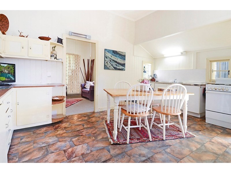 38 Glenfern Avenue, Kedron QLD 4031