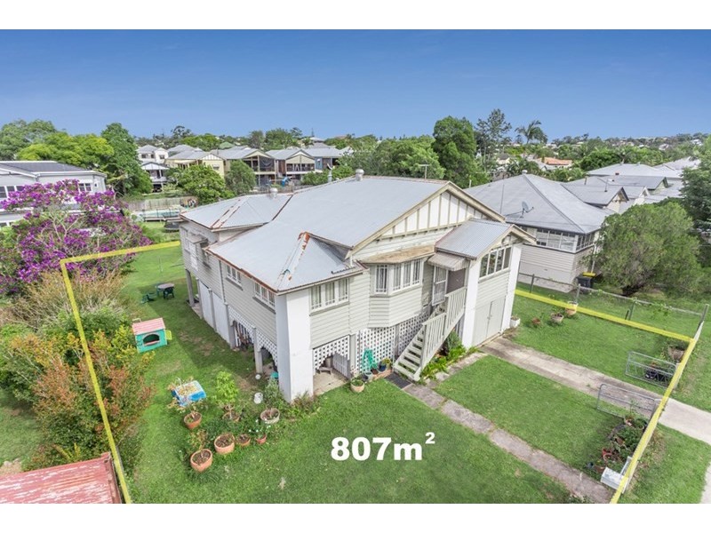 8 Myrtle Street, Grange QLD 4051