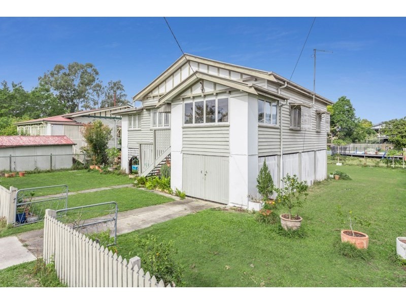 8 Myrtle Street, Grange QLD 4051