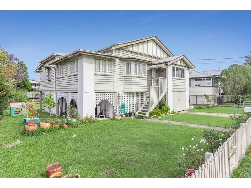 8 Myrtle Street, Grange QLD 4051