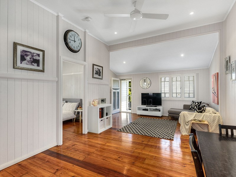 27 Montrose Street, Gordon Park QLD 4031