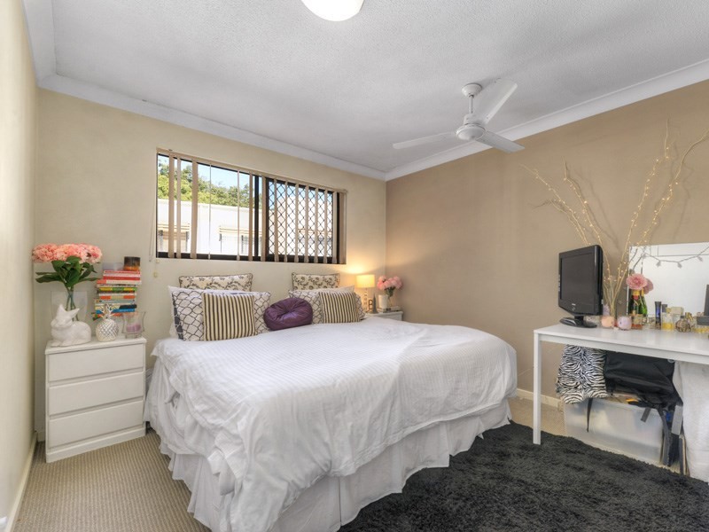 4/12 Suez Street, Gordon Park QLD 4031