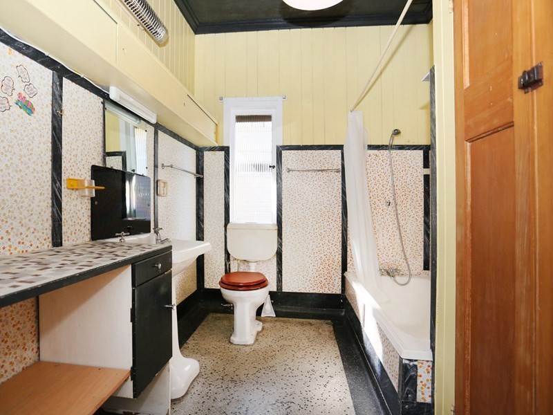 32 Watson Street, Newmarket QLD 4051