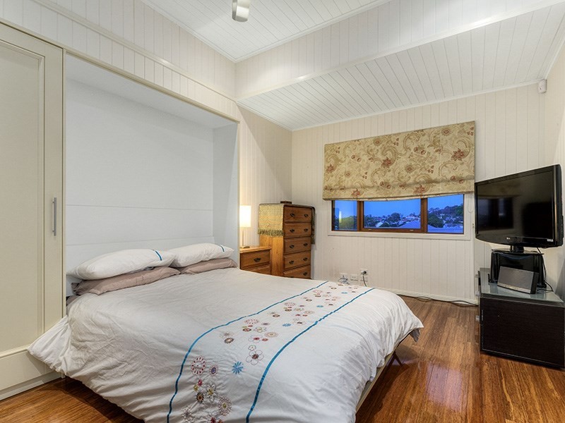 14 Thomas Street, Grange QLD 4051