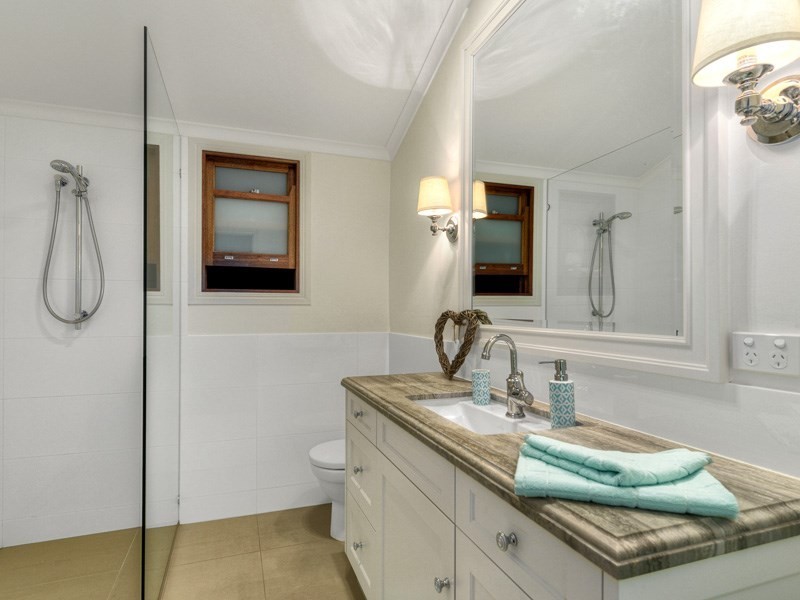 14 Thomas Street, Grange QLD 4051