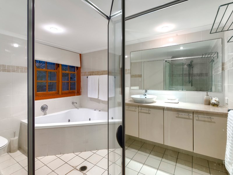 24 Cambridge Street, Red Hill QLD 4059