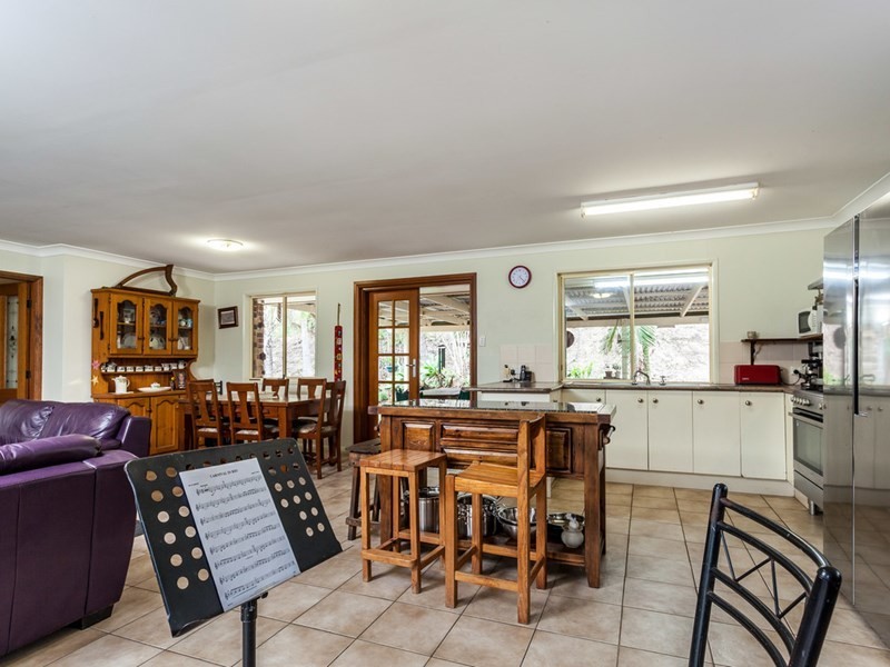 5 Hoare Court, Bunya QLD 4055