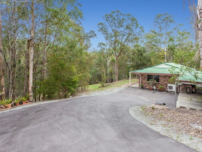 5 Hoare Court, Bunya QLD 4055