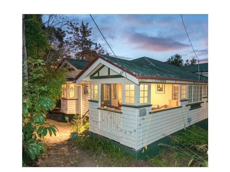 2 Ashgrove Crescent, Ashgrove QLD 4060