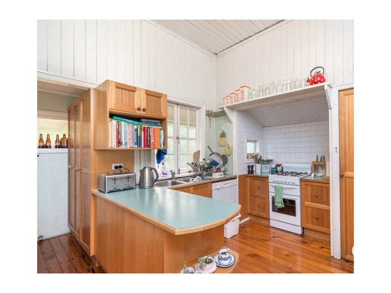 2 Ashgrove Crescent, Ashgrove QLD 4060