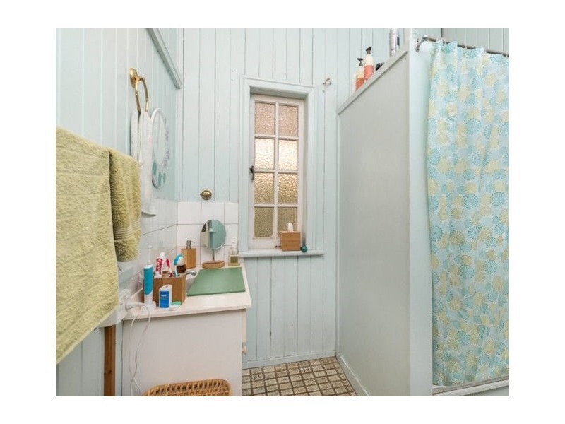 2 Ashgrove Crescent, Ashgrove QLD 4060