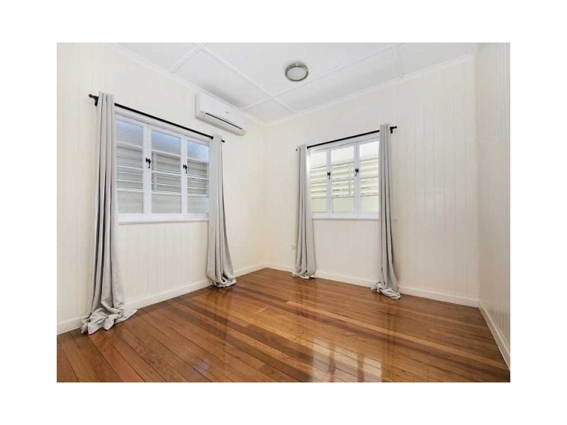 28 Main Avenue, Wavell Heights QLD 4012