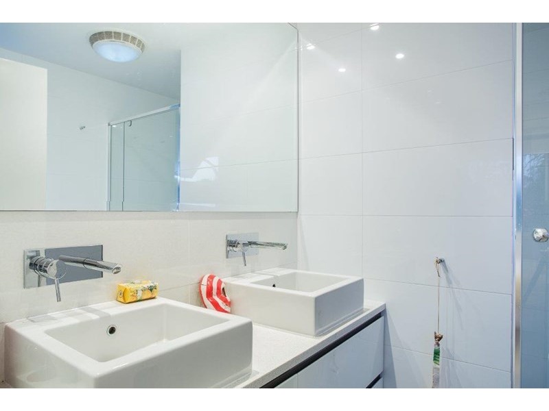 16 Heaslop Street, Woolloongabba QLD 4102