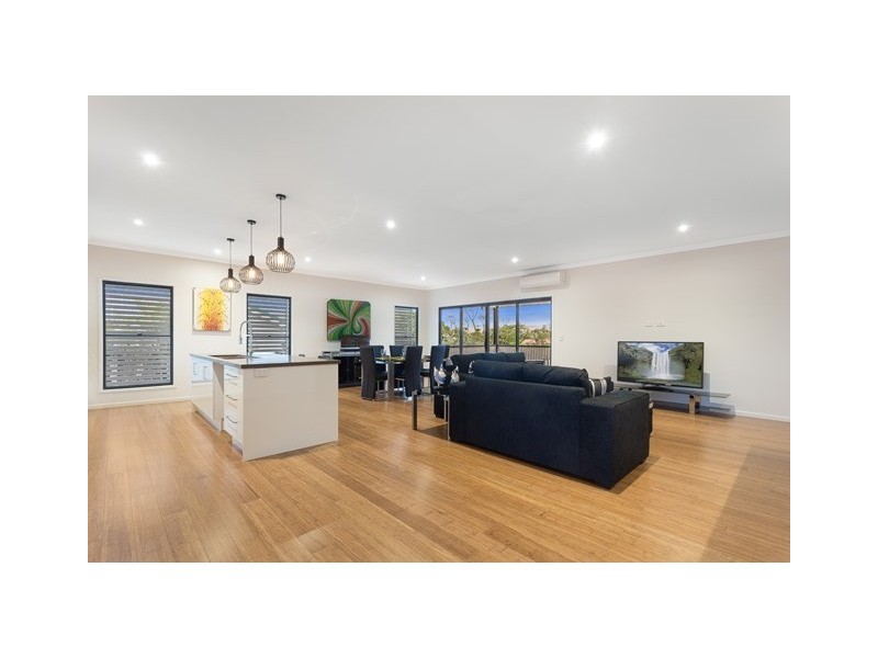 25 Thomas Street, Grange QLD 4051