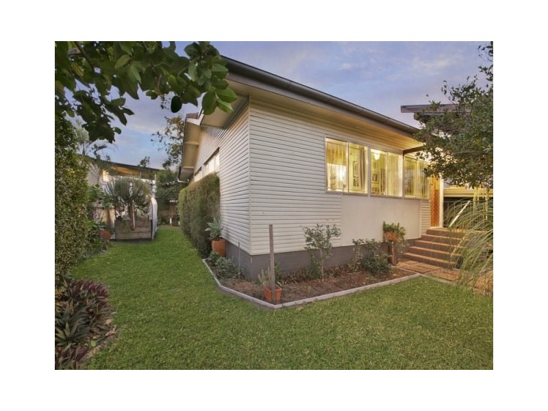 2 Jordan Street, Greenslopes QLD 4120