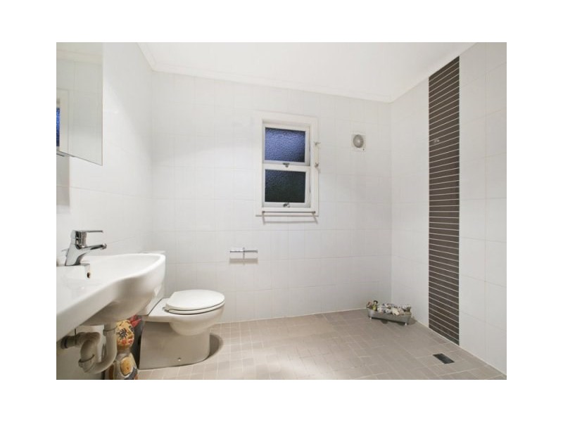 2 Jordan Street, Greenslopes QLD 4120