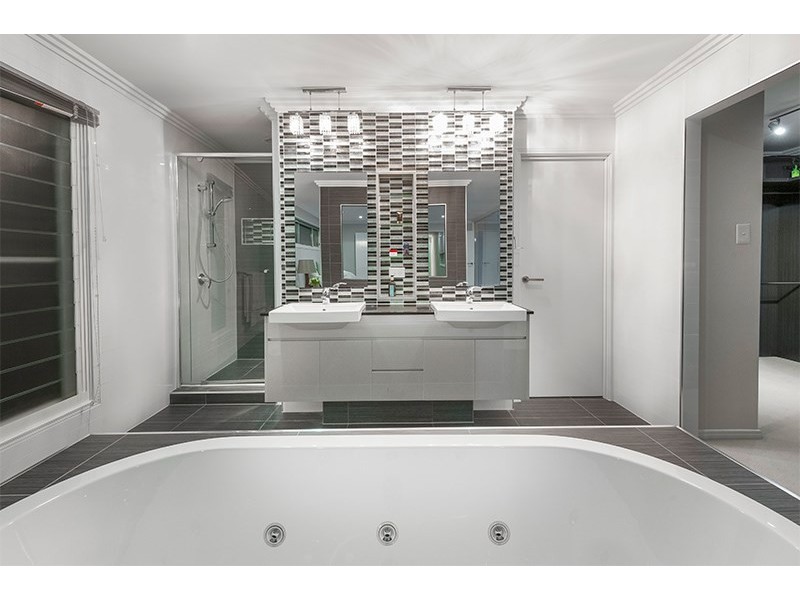 47 Hamilton Avenue, Hendra QLD 4011