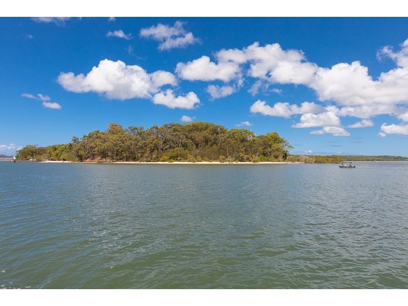 26 Treasure Island Avenue, Karragarra Island QLD 4184