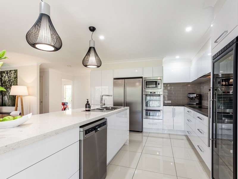 86 Weston Drive, Bunya QLD 4055