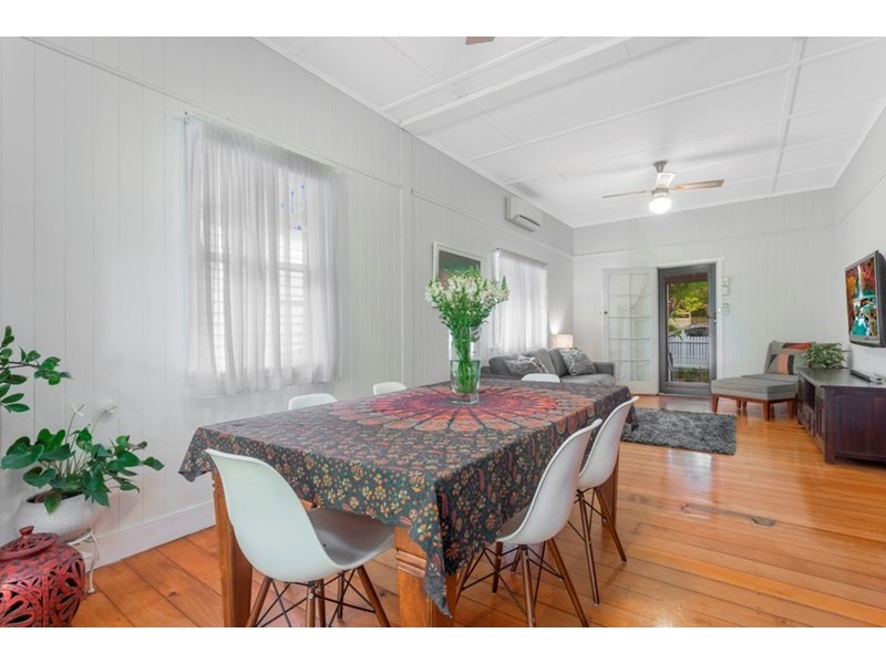 22 Dennis Street, Grange QLD 4051