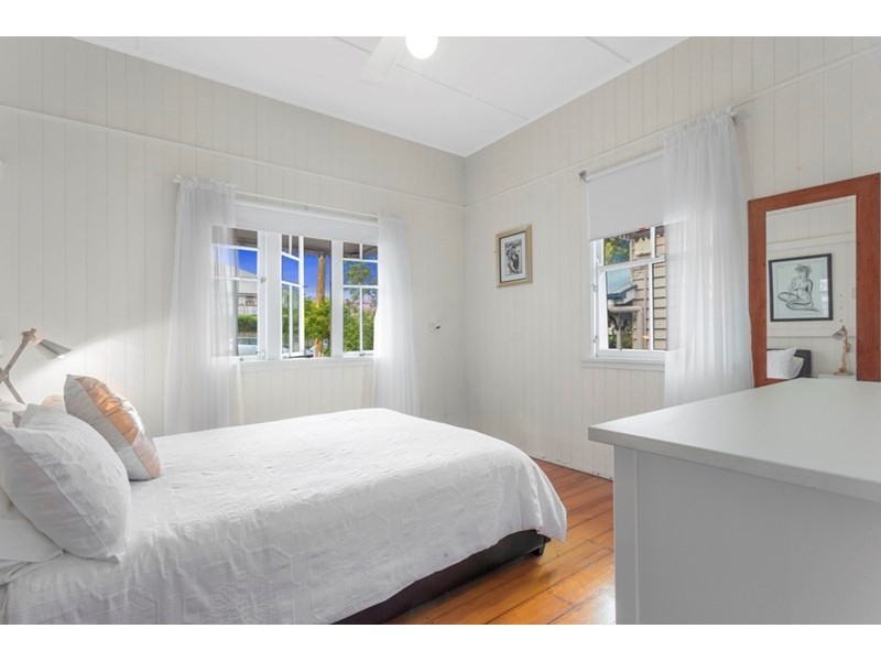 22 Dennis Street, Grange QLD 4051