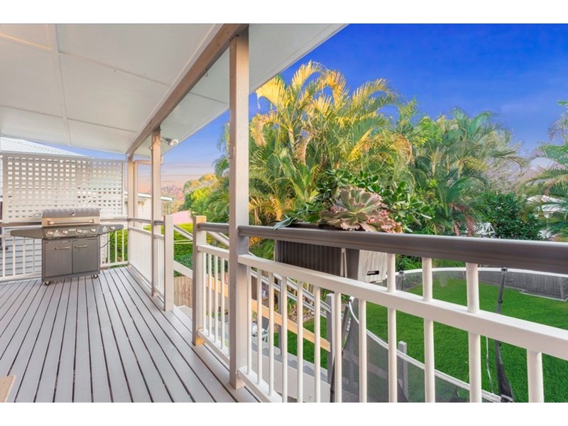 22 Dennis Street, Grange QLD 4051