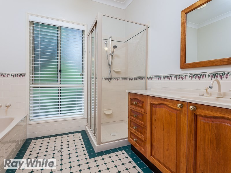 7 Hoare Court, Bunya QLD 4055