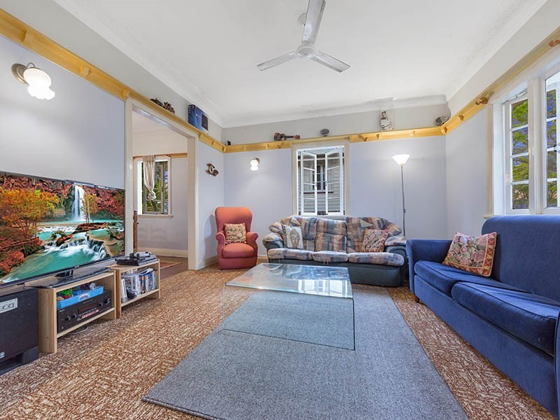 35 Bega Street, Grange QLD 4051