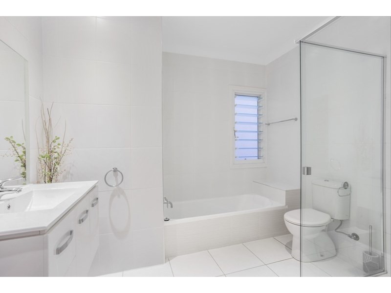 16 Greenway Street, Grange QLD 4051